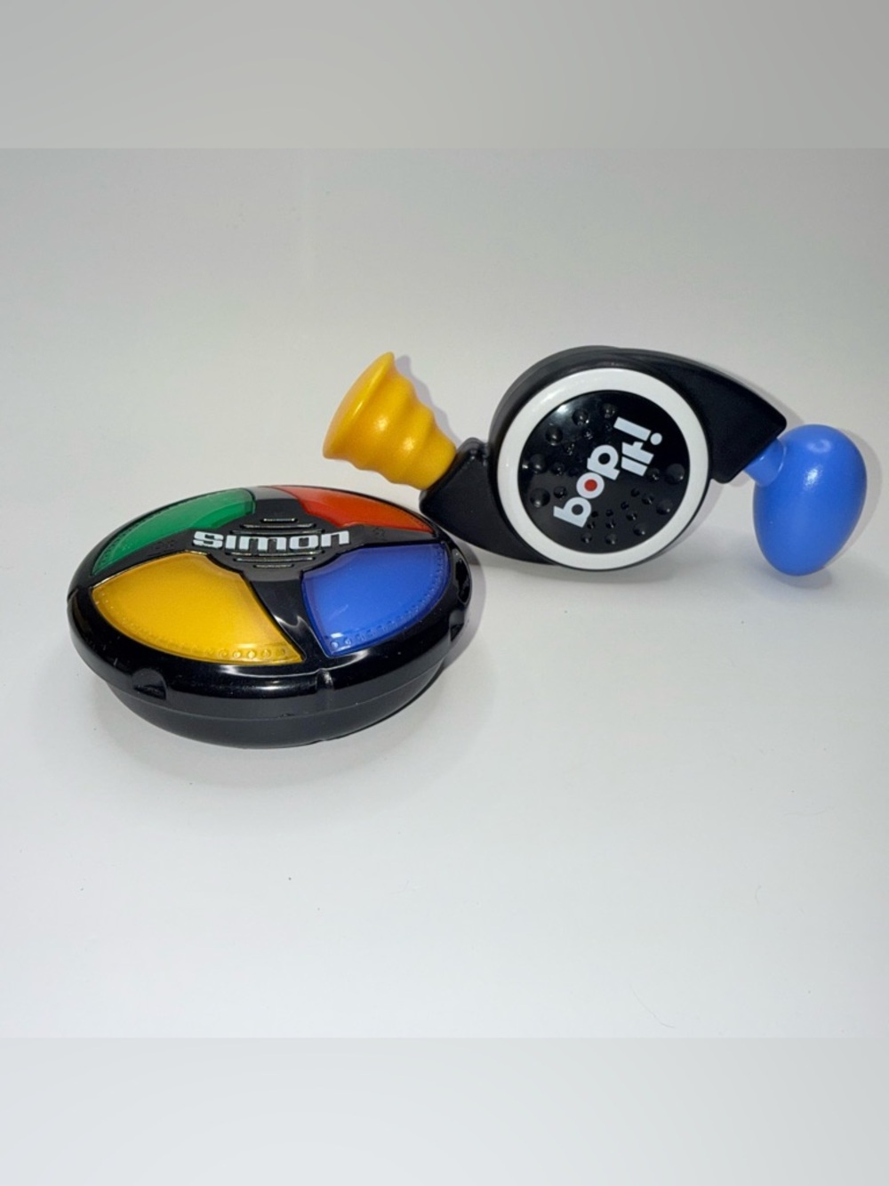 Bop it! And Simon Mini Travel Handheld 6" Tested And Works
